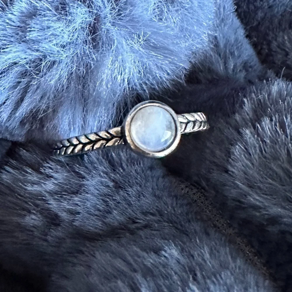 Sterling Silver Dainty Labradorite Ring